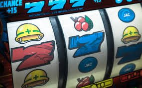 Aviator multiplier screen showing cash-out button